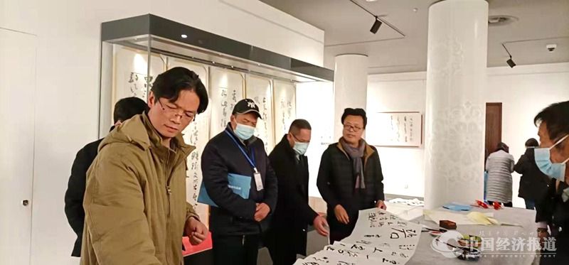 5河南宇航健康科技发展交流会暨宇航人才智库中心揭牌仪式在郑州成功举行.jpg